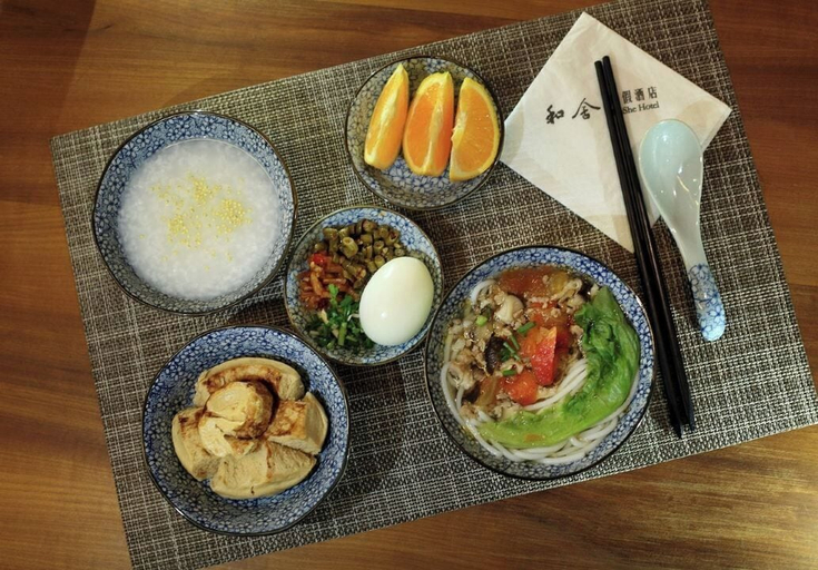 Food & Drinks 5, He She Courtyard Free pick-up train station stay 3 nights, Guilin