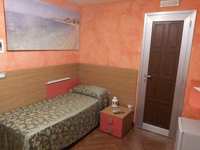 Bedroom 3, B B Al Porto Novo, Barletta-Andria-Trani