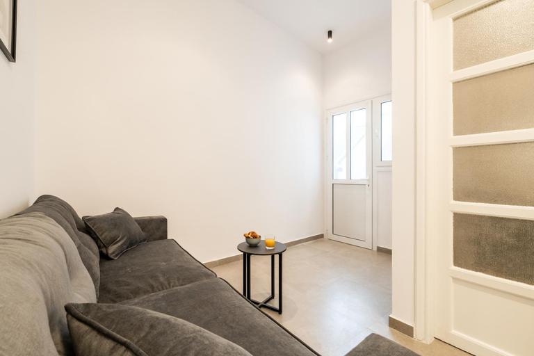 5, Ranny House, Attica