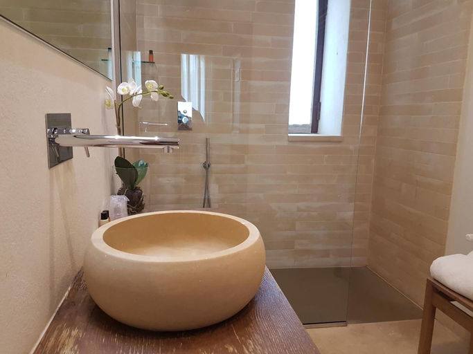 Bathroom 4, Le Scuderie Castello Monaci, Lecce