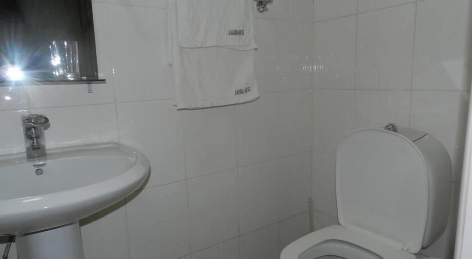 Bathroom 4, Crown Jakiba Hotel, Kampala