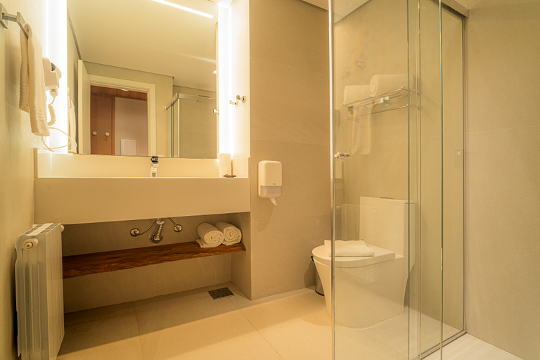 Bathroom 5, Poehma Lago Negro by Liva OFICIAL, Gramado