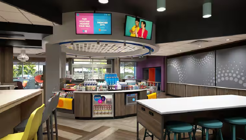 Food & Drinks 5, Tru by Hilton Stockbridge, Henry