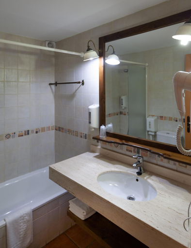 Bathroom 3, Hotel Fonda Merce, Girona