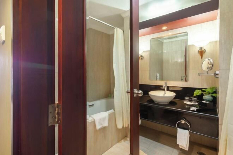 Bathroom 7