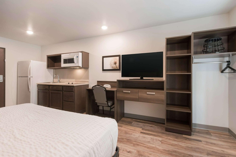 Bedroom 3, Woodspring Suites Philadelphia Northeast, Philadelphia