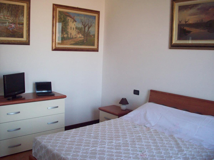 Bedroom 4, B&B Al Calypso, Mantua