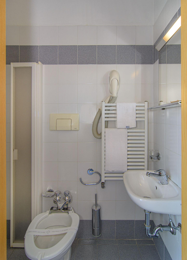 Bathroom 4, Hotel Sogno, Lucca