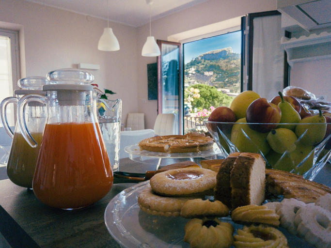 Food & Drinks 4, B&B Joan's Heritage, Messina