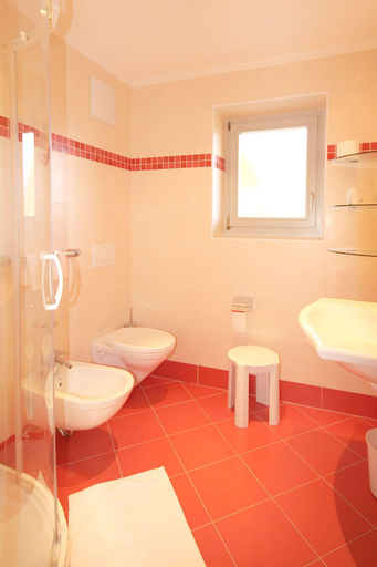 Bathroom 4, Pension Maria, Bolzano
