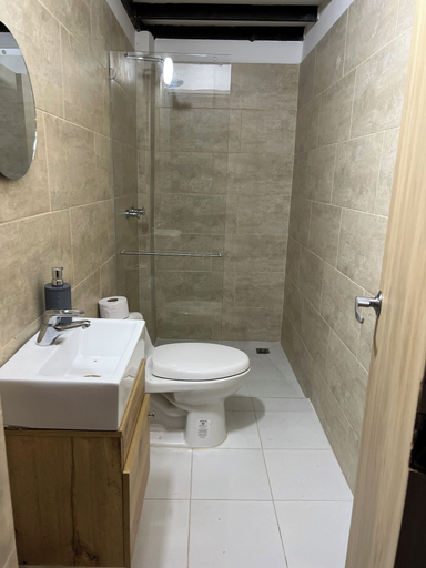 Bathroom 3, Mular Hotel, Filandia