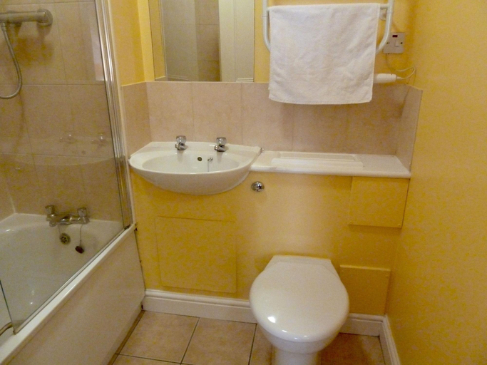 Bathroom 3, The Earl of Derby - Inn, Cambridgeshire