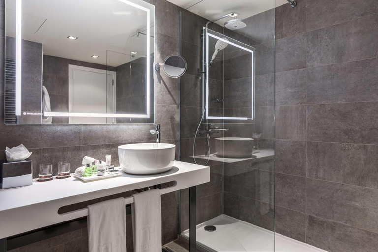 Bathroom 4, NH Collection Brussels Grand Sablon, Bruxelles