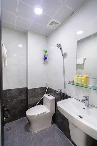 Bathroom 4, Aloha Apartment, Ba Đình