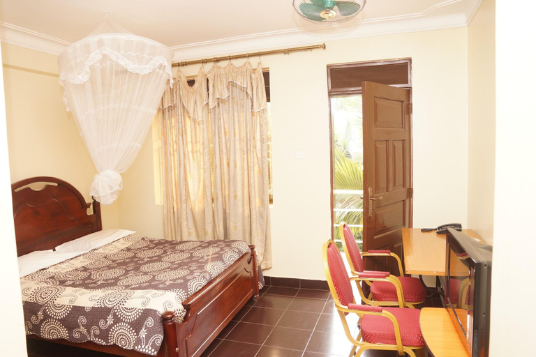 Bedroom 2, Florida Hotel, Jinja