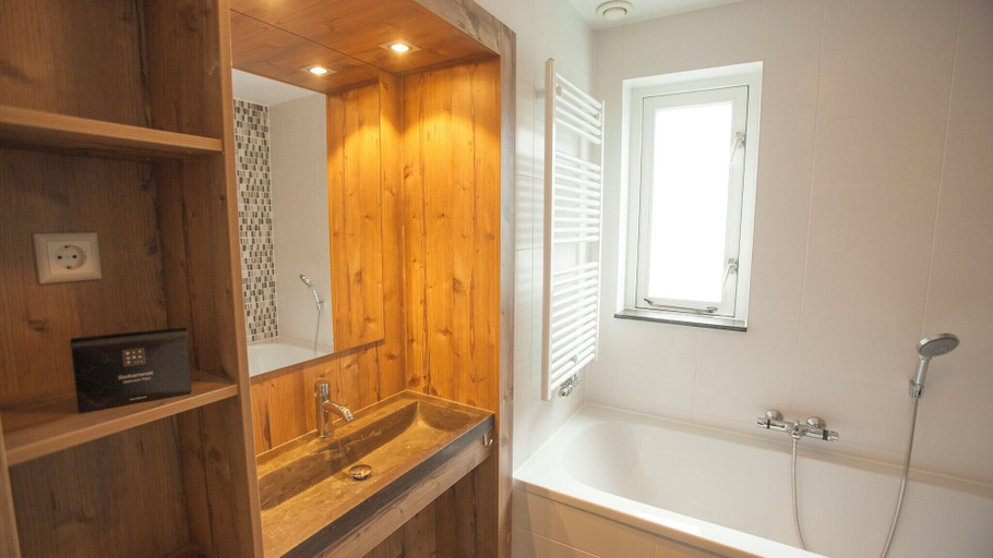 Bathroom 3, Summio Parc Duc de Brabant, Hilvarenbeek