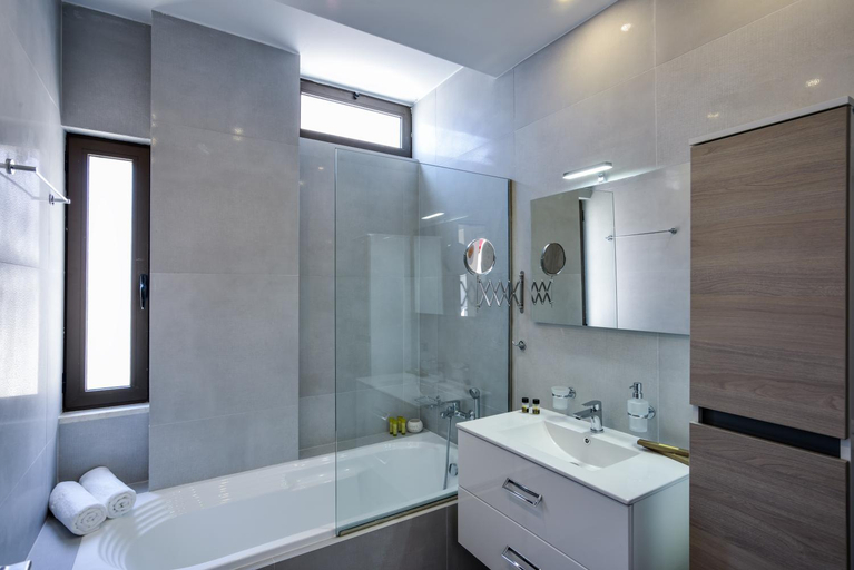 Bathroom 5, Villa Abelizia, Crete