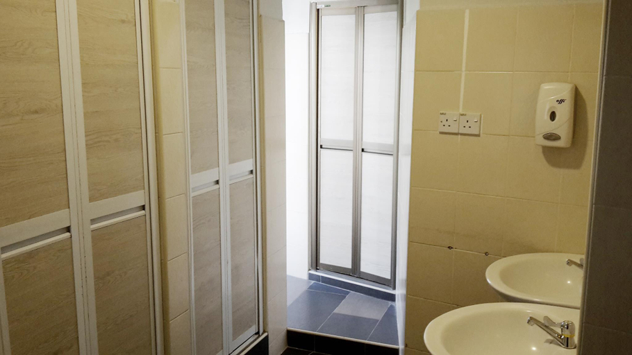 Bathroom 5, Travelogue Guest House, Kuala Lumpur