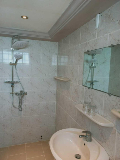 Bathroom 4, Ra Sidence Ha Telia Re Oca Ane, Golfe (incl Lomé)