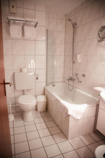 Bathroom 4, Hotel Panorama, Northeim