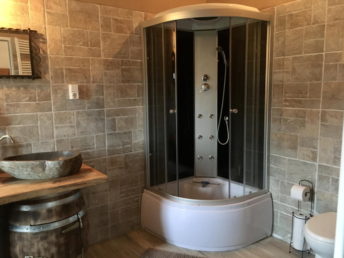 Bathroom 3, Steinhaus Hof, Leer