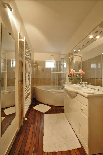 Bathroom, Horizon 117, Ariège