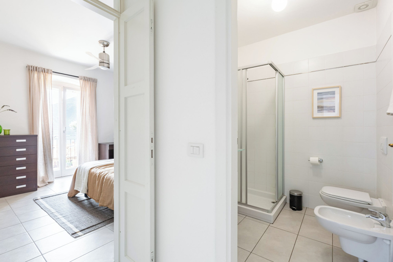 Bathroom 3, Lake View Terrace Apartment by Rent all Como, Como