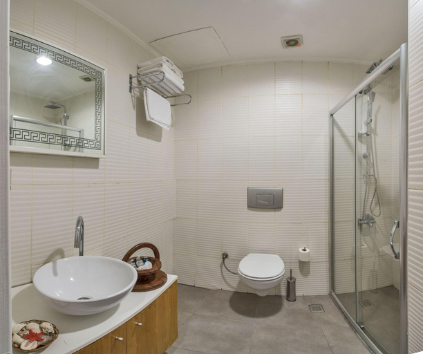 Bathroom 4, Cirrus Suites Tomtom, Beyoğlu