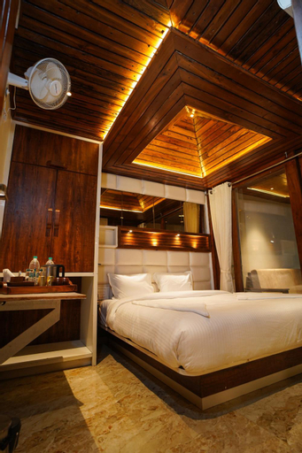 Bedroom 12