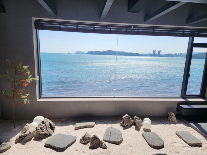 Others 5, Banwol Poolvilla, Haeundae