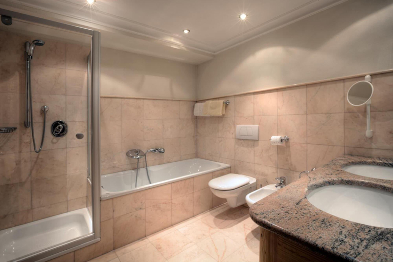 Bathroom 4, Residence Dolomieu, Bolzano