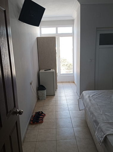 Bedroom 2, Duygu Otel Konaklama, Karataş