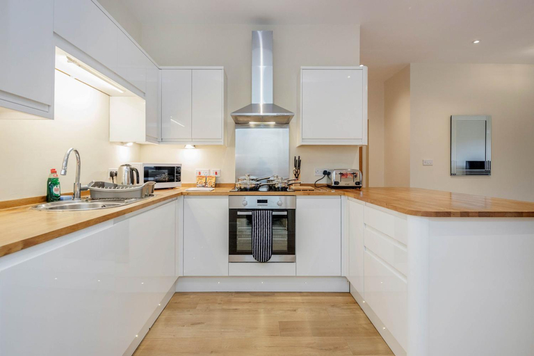 Others 2, 2 Bedroom Apartments in Central Maidenhead, Windsor and Maidenhead
