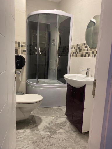 Bathroom 2, Perla Muntilor Ponoarele, Padurea de liliac, Ponoarele