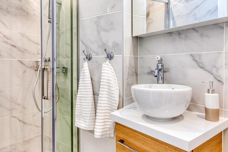 Bathroom, Les Vignes de Montmartre - Studio, Paris