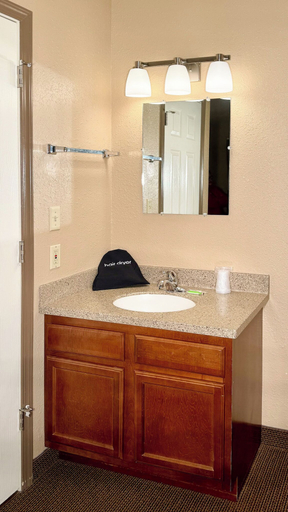 Bathroom 3, Young's Motel, Southeast Fairbanks