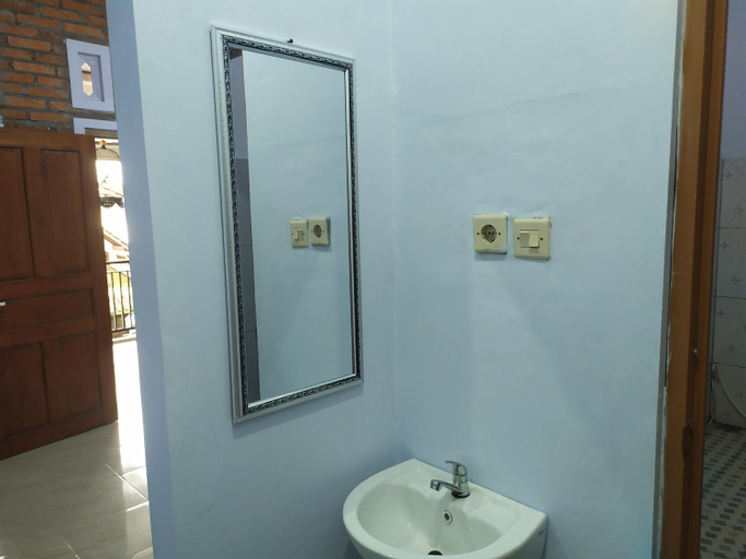 Bathroom 4