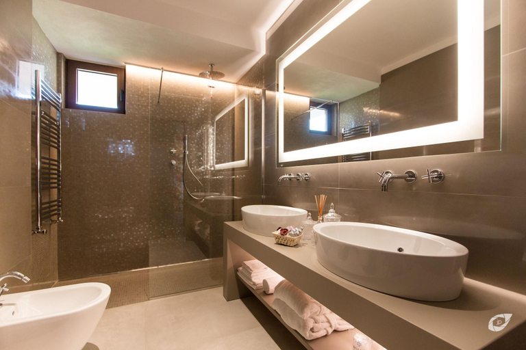 Bathroom 5, Buonamico Wine Resort, Lucca