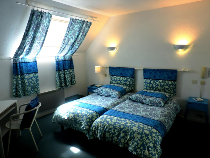 Bedroom 2, Hotel Restaurant Aux Sapins, Haut-Rhin