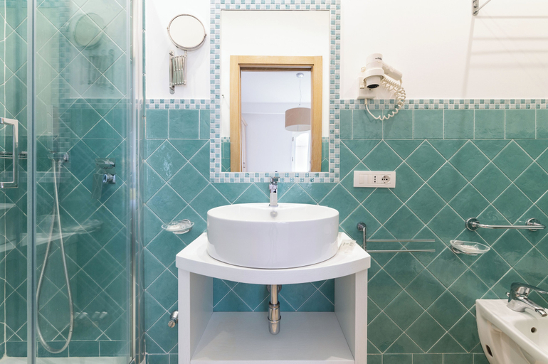 Bathroom 5, Villa Francesca Relais, Napoli