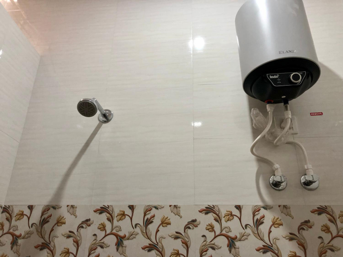 Bathroom 3, BHAI BHAI GUEST HOUSE, Sikar