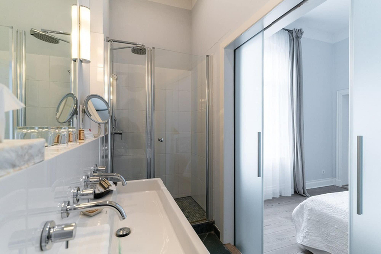 Bathroom 4, Schloss Gamehl, Nordwestmecklenburg