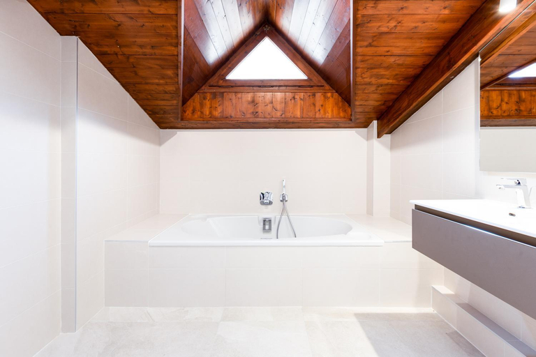 Bathroom 3, 280sqm Chalet 5 BR Sauna Cinema Close to ski lift, Haute-Savoie