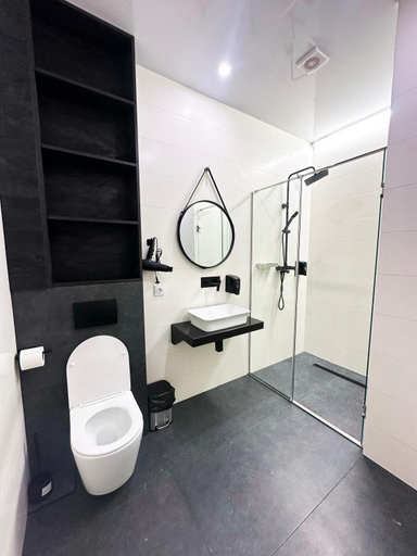 Bathroom 2, 612КМ, Stryis'kyi