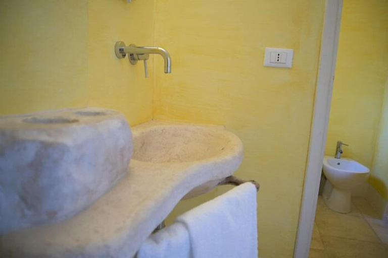 Bathroom 5, Villa Pesce, Brindisi