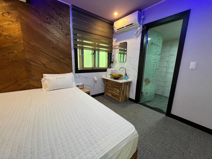 Bedroom 1, Maldives Hotel & Hostel, Suyeong