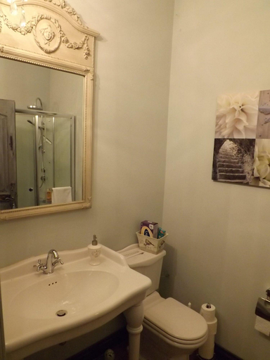 Bathroom 5, Maison Porte Del Marty, Dordogne