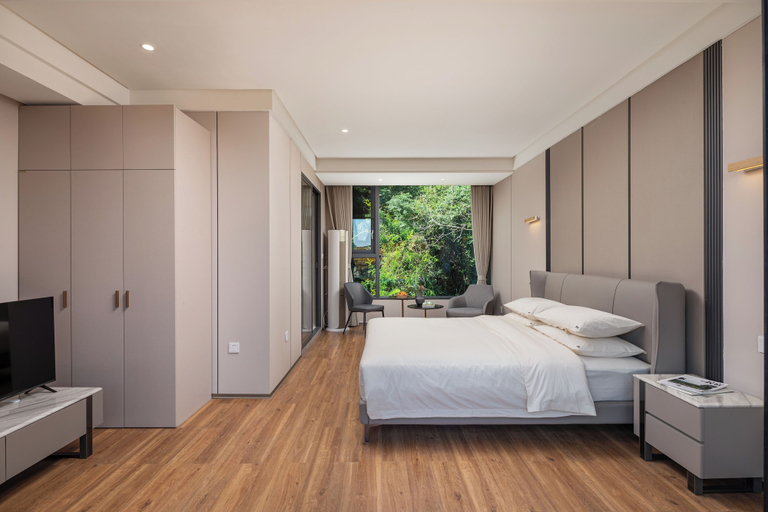 Bedroom 2, He She Courtyard Free pick-up train station stay 3 nights, Guilin