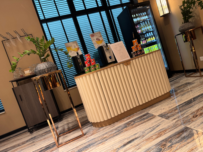 Others 5, Hotel Jamingo, Antwerpen