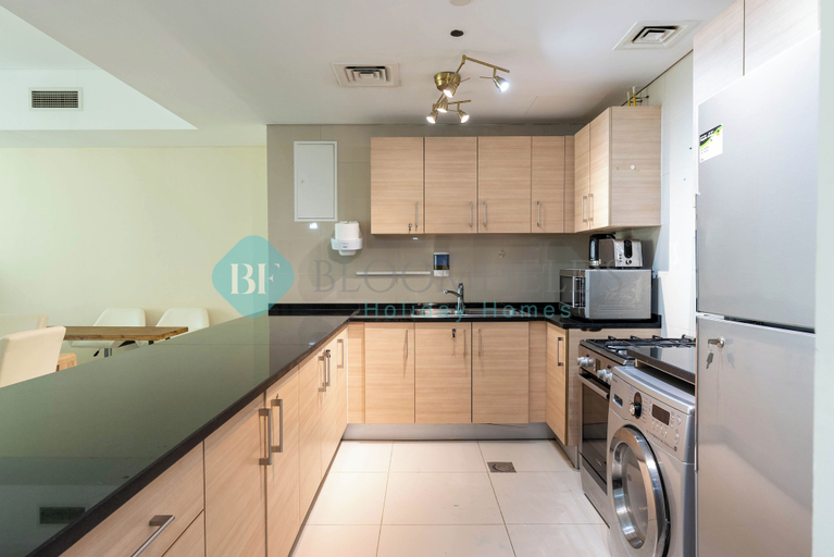 Private kitchen, Bloomfields Pristine 1BR in Tala, Abu Dhabi City